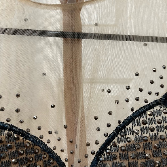 Dress - Picture 5 of 10